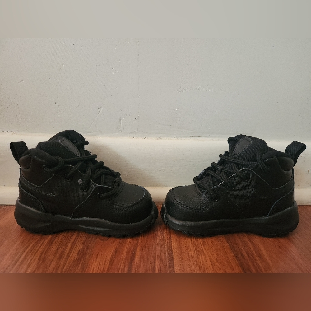 Brand new never worn Nike ACG